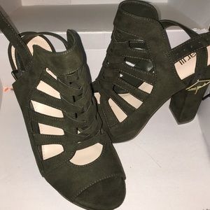 bar III strappy hunter green heels
